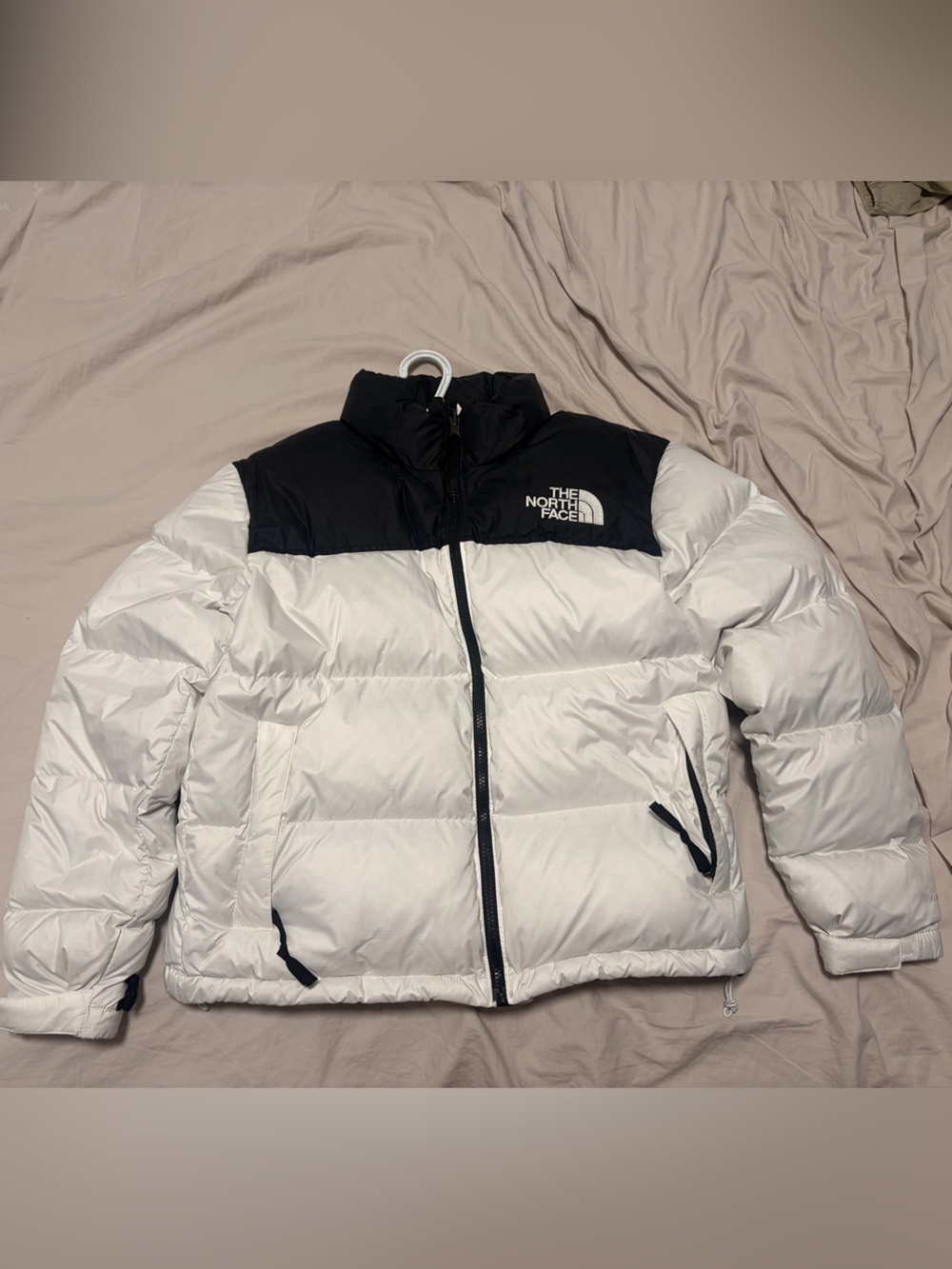 Authentic The North Face Women's 1996 Retro Nuptse Puffer Jacket in sz L.